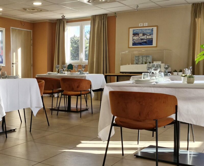 SALLE RESTAURANT 2